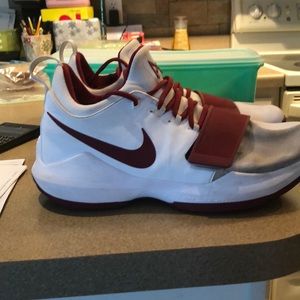 Pg 1 NikeID white/maroon size 12.